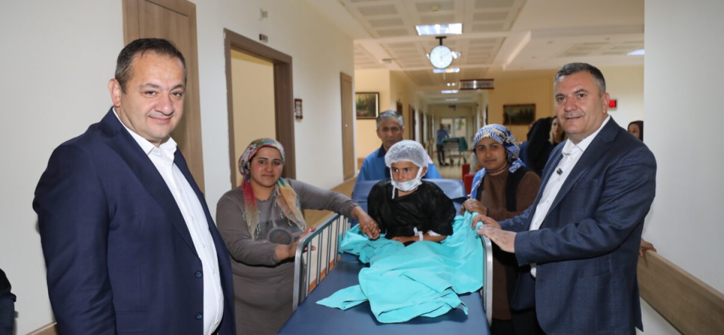 Belediye Başkanımız Baki Demirbaş, sünnet olan çocukları ziyaret etti